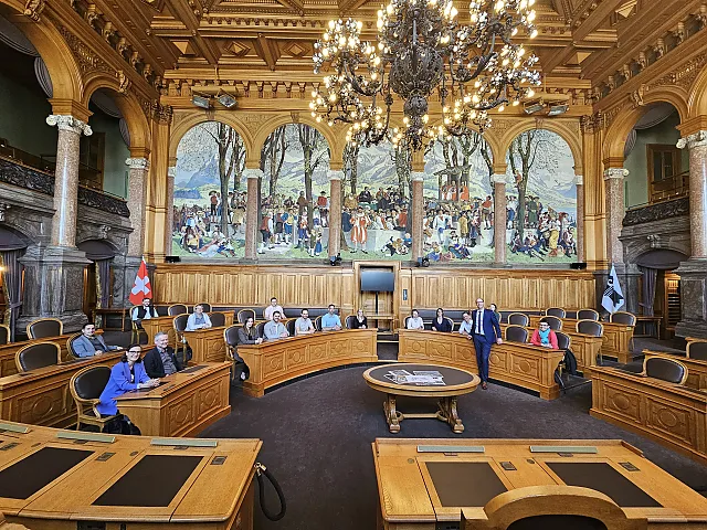 Vom Networking zum Bundeshaus: Ein Beitrag zur Wirtschaftsförderung durch politische Bildung 