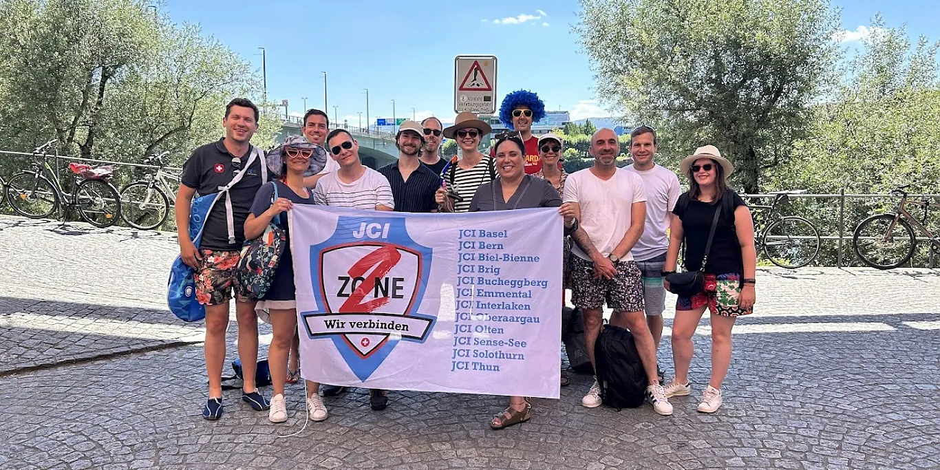 Tri-nationales Rheinschwimmen in Basel