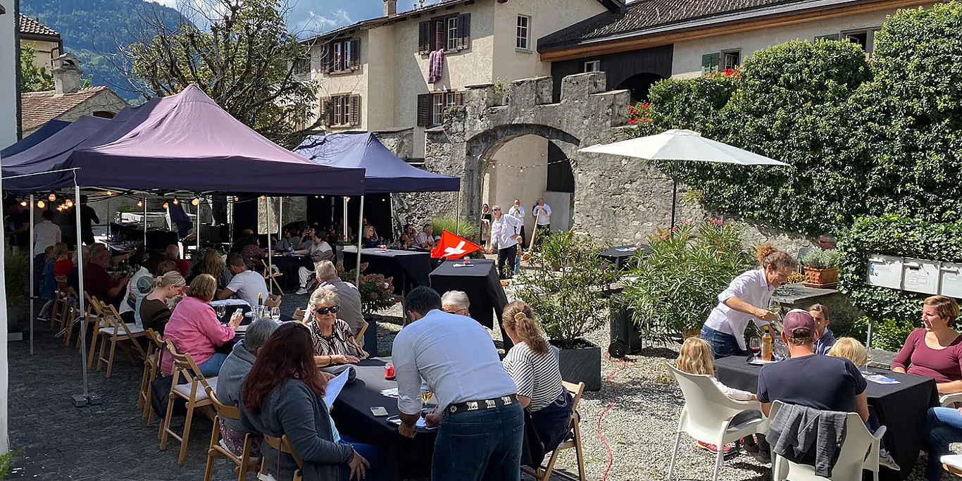 JCI am Weinfest Maienfeld für einen guten Zweck